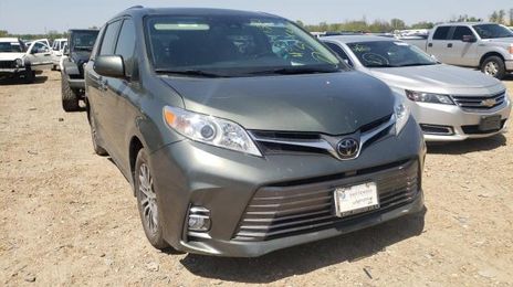 Toyota Sienna Hybrid • 2019 • 0 km