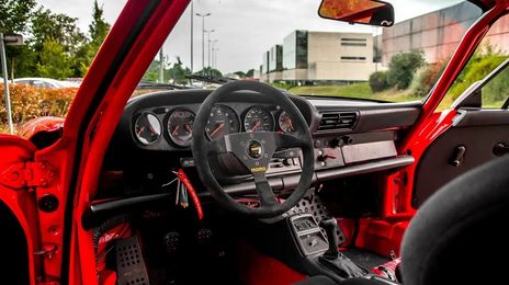 Porsche 911 • 1991 • 23,700 km