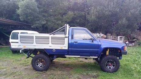 Toyota 4Runner • 1994 • 233,000 km