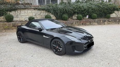 Jaguar F-Type • 2017 • 67,600 km