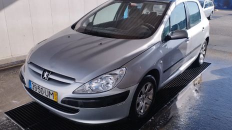 Peugeot 307 • 2002 • 200,000 km