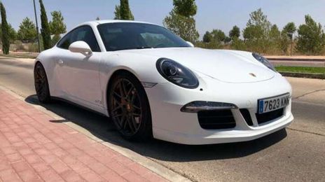 Porsche 911 Carrera • 2015 • 92,400 km