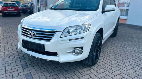 Toyota RAV4 • 2011 • 260,000 km