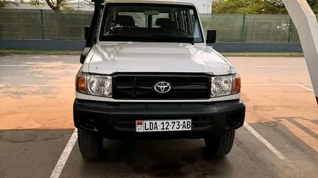 Toyota Land Cruiser • 2015 • 10,000 km