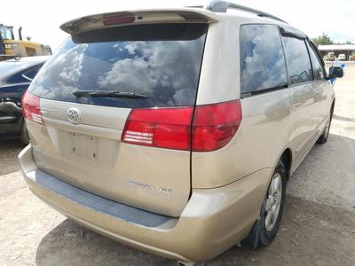 Toyota Sienna • 2005 • 5,000 km
