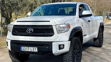 Toyota Tundra • 2016 • 90,000 km