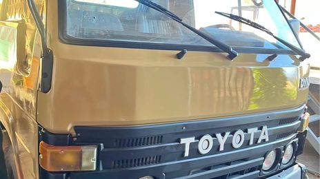 Toyota Dyna • 1988 • 188,000 km