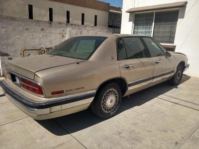 Pontiac Bonneville • 1992 • 2,990,502 km