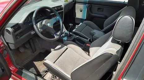 BMW 3 Series • 1988 • 270,000 km