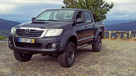 Toyota Hilux • 2015 • 175,000 km