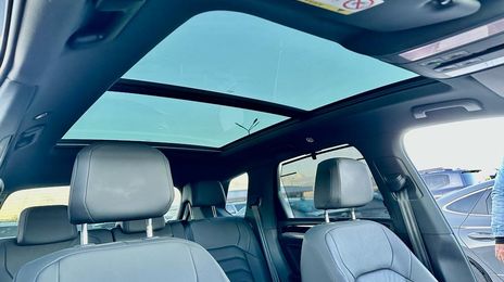 Volkswagen Touareg • 2019 • 160,000 km