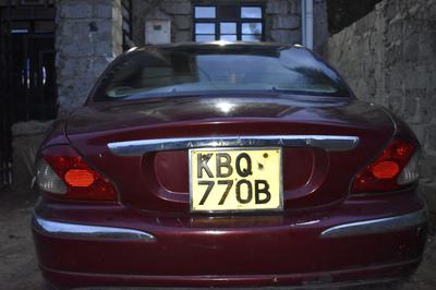 Jaguar X-Type • 2004 • 32,500 km