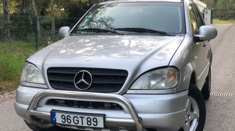 Mercedes-Benz 200 - 300 • 2002 • 230,000 km
