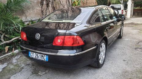 Volkswagen Phaeton • 2005 • 320,000 km
