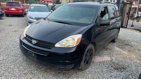 Toyota Sienna • 2005 • 106,354 km
