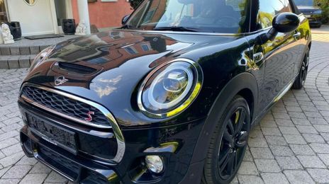 MINI Cooper S • 2018 • 104,000 km