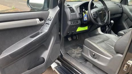 Isuzu D-MAX • 2016 • 241,234 km