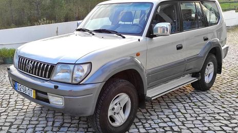 Toyota Land Cruiser • 2000 • 262,000 km