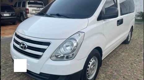 Hyundai H1 • 2017 • 140,000 km