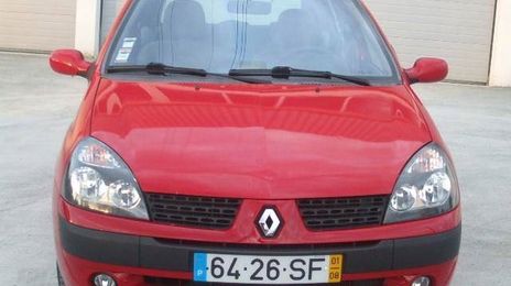 Renault Clio • 2001 • 200,000 km