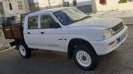 Mitsubishi L200 • 1993 • 286,000 km
