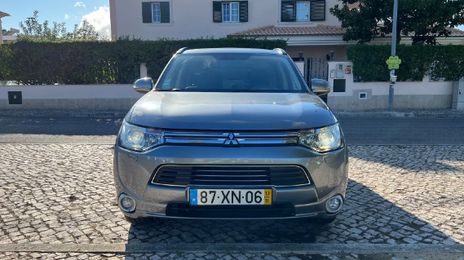 Mitsubishi Outlander • 2013 • 246,000 km