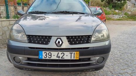 Renault Clio • 2002 • 159,999 km