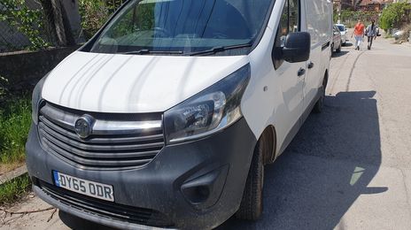 Opel Vivaro • 2015 • 220,000 km