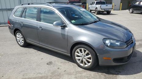 Volkswagen Jetta SportWagen • 2010 • 10,000 mi