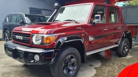 Toyota Land Cruiser • 2020 • 50,000 km