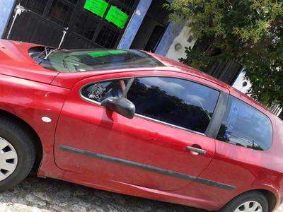 Peugeot 307 • 2005 • 156,000 km