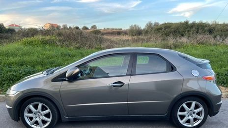 Honda Civic • 2008 • 120,000 km