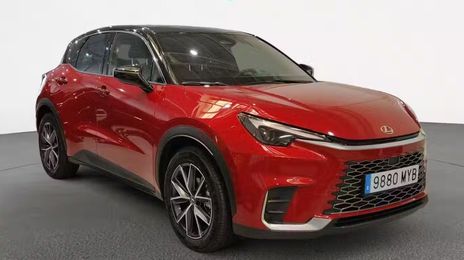 Lexus IS • 2025 • 1,938 km