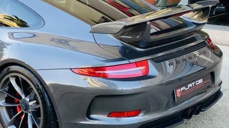 Porsche 911 • 2015 • 15,500 km