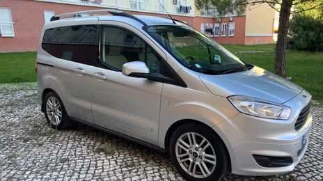 Ford Tourneo Connect • 2017 • 52,000 km