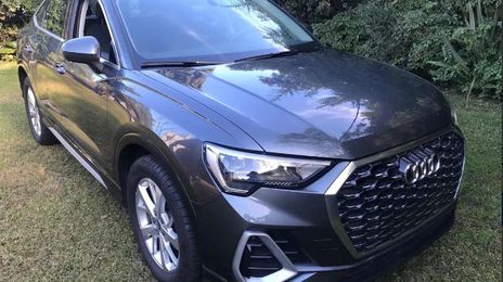 Audi Q3 • 2020 • 75,000 km