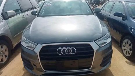 Audi Q7 • 2016 • 50,000 km