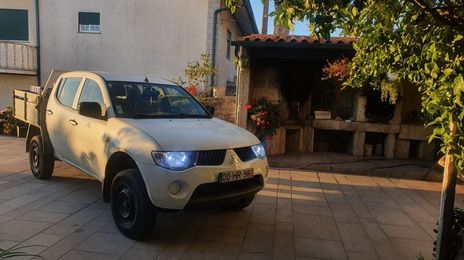 Mitsubishi L200 • 2009 • 290,000 km