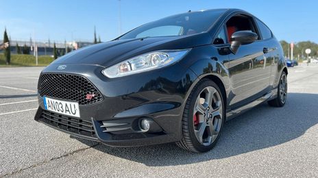 Ford Fiesta • 2015 • 90,000 km