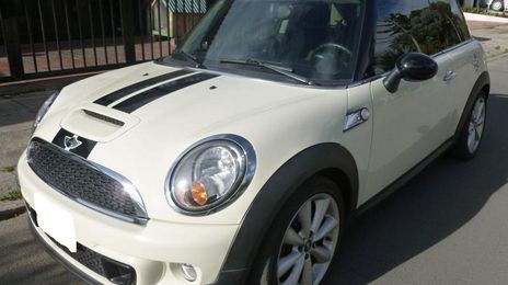 MINI Cooper S • 2011 • 120,000 km