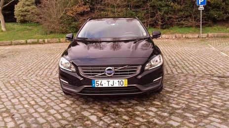 Volvo V60 • 2013 • 180,000 km