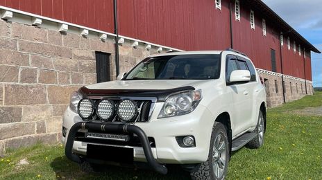 Toyota Land Cruiser • 2011 • 238,000 km