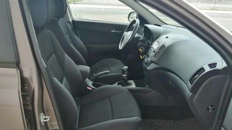 Hyundai i30 • 2012 • 140,000 km