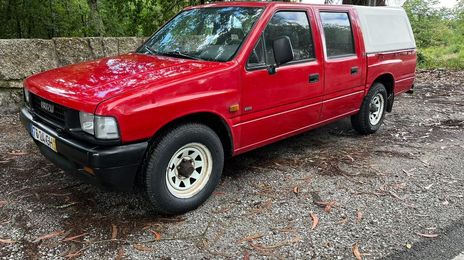 Isuzu Pickup • 1990 • 194,000 km