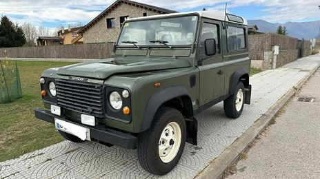 Land Rover Defender • 1991 • 197,900 km