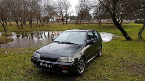 Suzuki Swift • 1991 • 10,000 km