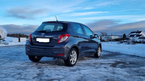 Toyota Yaris • 2012 • 98,000 km