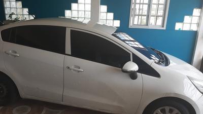 Kia Rio • 2012 • 194,000 km