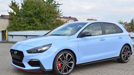 Hyundai i30 • 2018 • 68,200 km