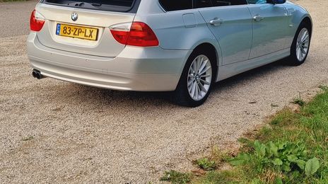 BMW 3 Series • 2008 • 284,600 km